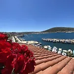 Larimar Otel *