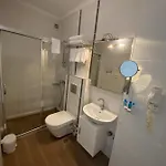 Larimar Hotel